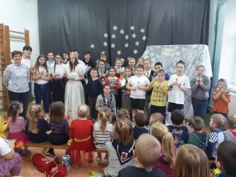 Słodziaki i&nbsp;Świeżaki z&nbsp;wizytą u&nbsp;Królowej Śniegu - Czytająca Szkoła